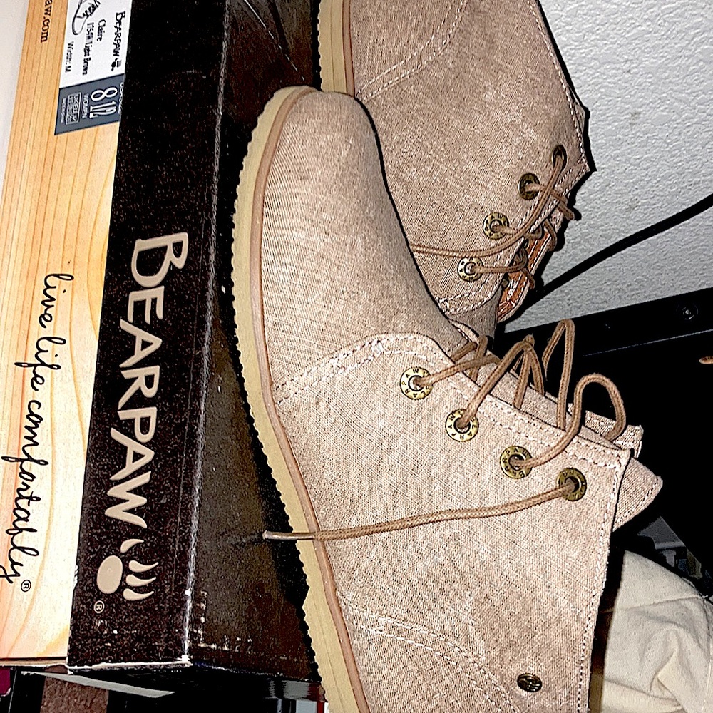 Brand new never worn Bear Paw lace ups